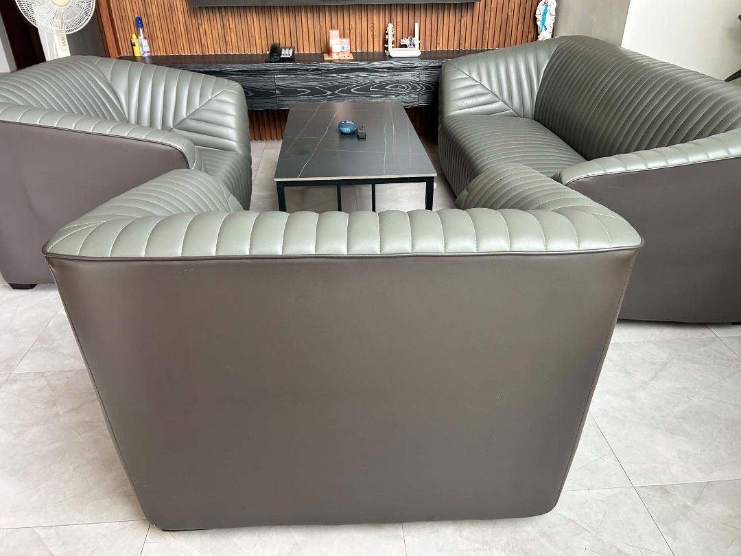 SOFA SET ALL AROUND PURE LEATHER (Category: Sofas) located in Santa Rosa. Submitted by viahmanalo (Listing ID 1458692129, Image 3). Description: .