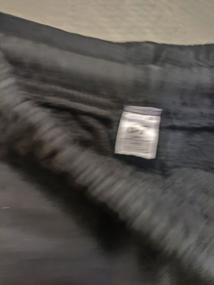 Soft Black Shorts 🖤 (Category: Babies & Kids Fashion) located in Taguig. Submitted by cleanupmomma (Listing ID 1458808137, Image 3). Description: Please take time to read ❤️ Fits 5-7 yrs old not faded elastic waistband wyiwyg.