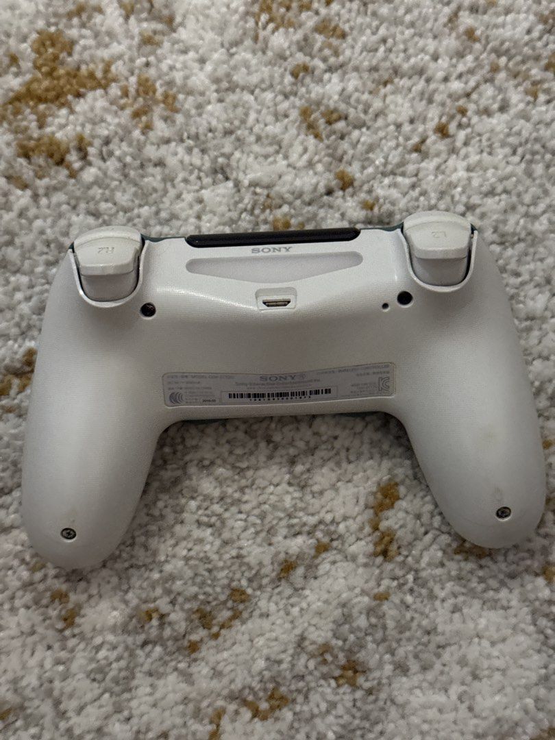 Sony DualShock 4 PS4 Controller - Dark Green (Category: Controllers) located in San Juan City. Submitted by sydneyr. (Listing ID 1458763784, Image 2). Description: All buttons are working but the right stick has stick drift .