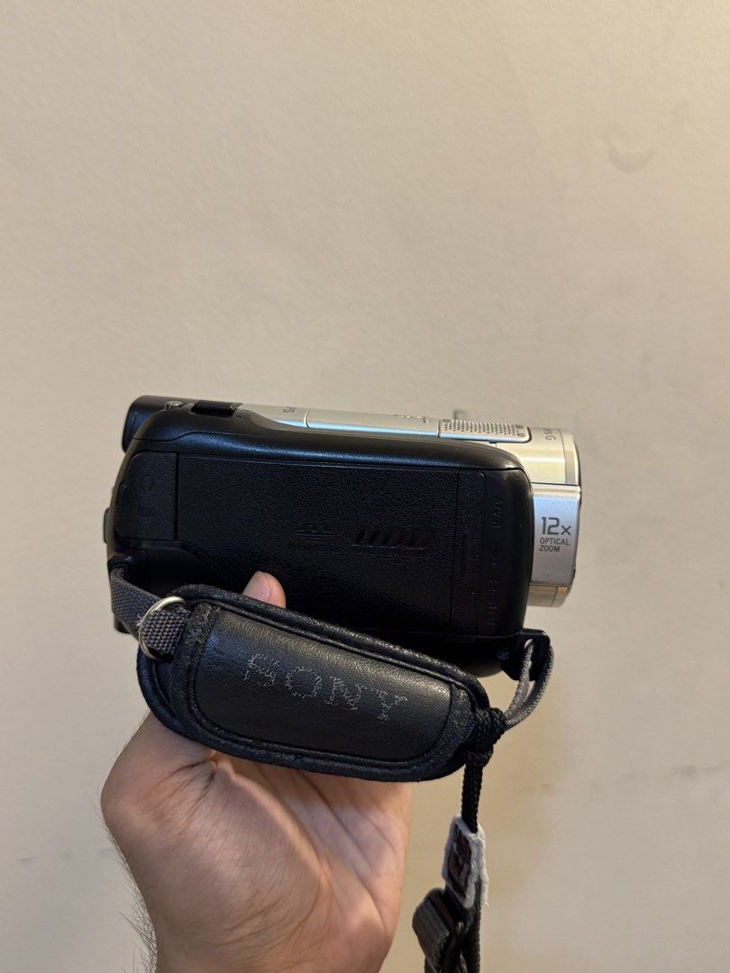 Sony Handycam HDR XR-500v (Category: Cameras) located in Manila. Submitted by gliskyvhs (Listing ID 1458695957, Image 3). Description: - Sony HD Camcorder - Features Optical SteadyShot for stable footage - 12x Optical Zoom to get closer to the action - Clear screen with visible menu - Battery included and attached - Ready for your next video project - nightshot works.