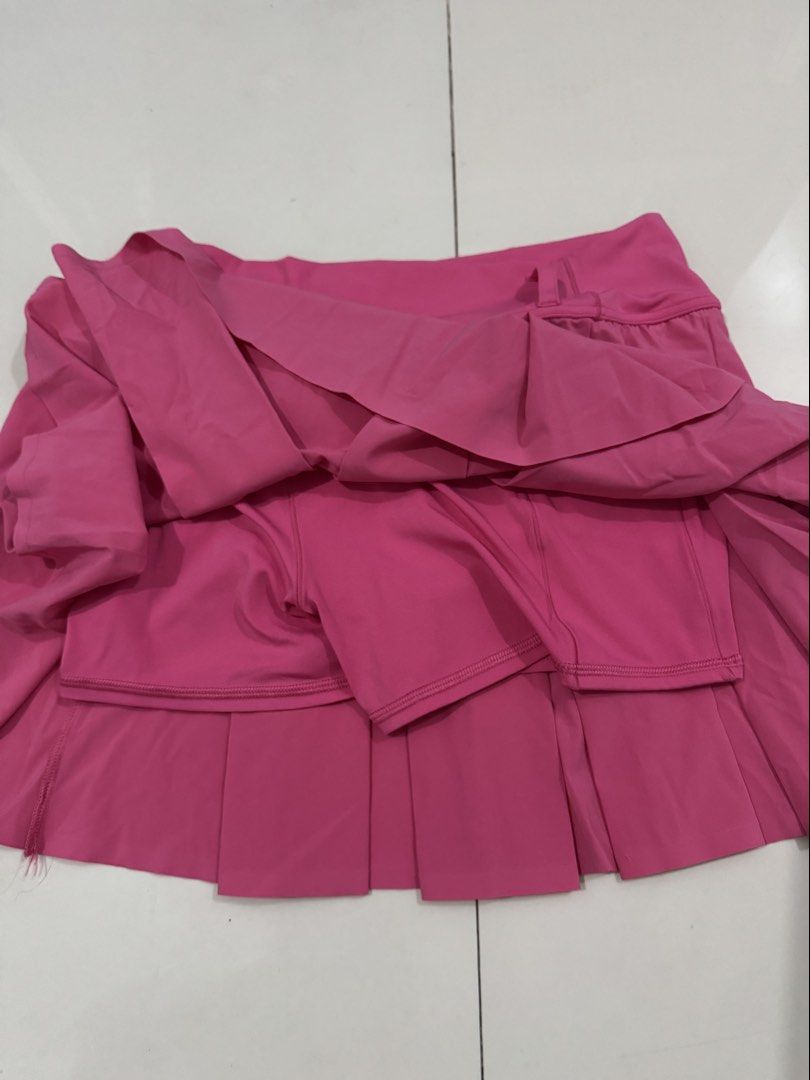 Spandex Skirt (Category: Activewear) located in Manila. Submitted by chaxreyy (Listing ID 1458867590, Image 2). Description: -gym wear -okay for pickleball - with belt .