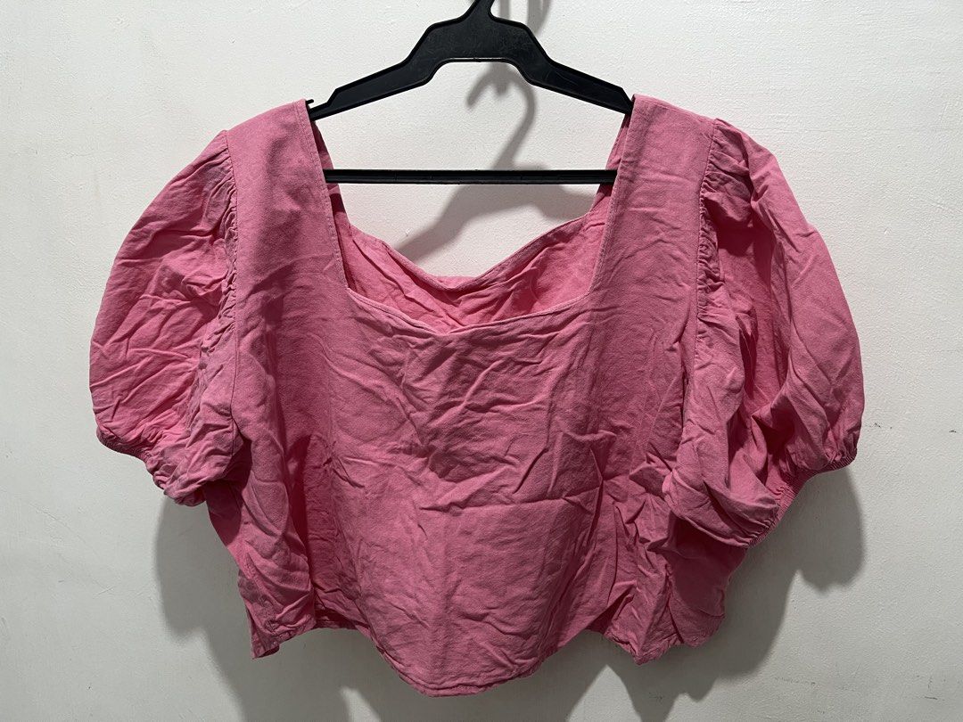 Square Neck Puff Sleeve Crop Top (Category: Blouses) located in Manila. Submitted by cestl_avie07 (Listing ID 1458800852, Image 2). Description: - Cute square neck crop top - Features stylish puff sleeves - Available in vibrant orange and pink - Lightweight fabric, ideal for warm weather - Versatile for casual or dressed-up outfits - Pairs perfectly with high-waisted bottoms.