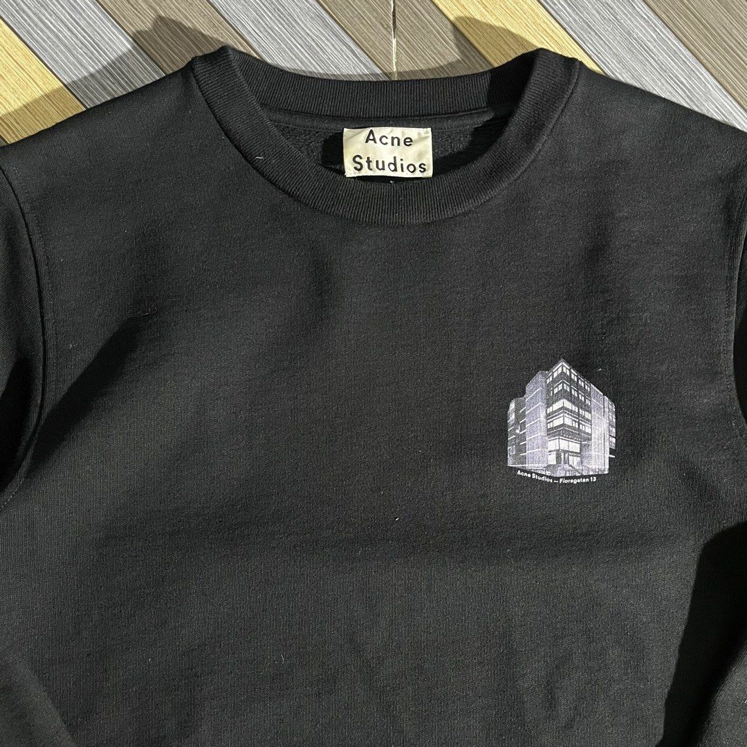 SS20 Acne Studios Headquarter Print Sweater (Category: Luxury Apparel) located in Daraga. Submitted by th3cliquejunks (Listing ID 1458851182, Image 2). Description: Acne Studios SS20 Headquarter Print Sweater Tagged Size: Small Condition: 10/10 Flawless Like New Authentic Made in: Portugal Dimensions: Pit to pit: 20” Length: 24” - 3,780 Dm!.