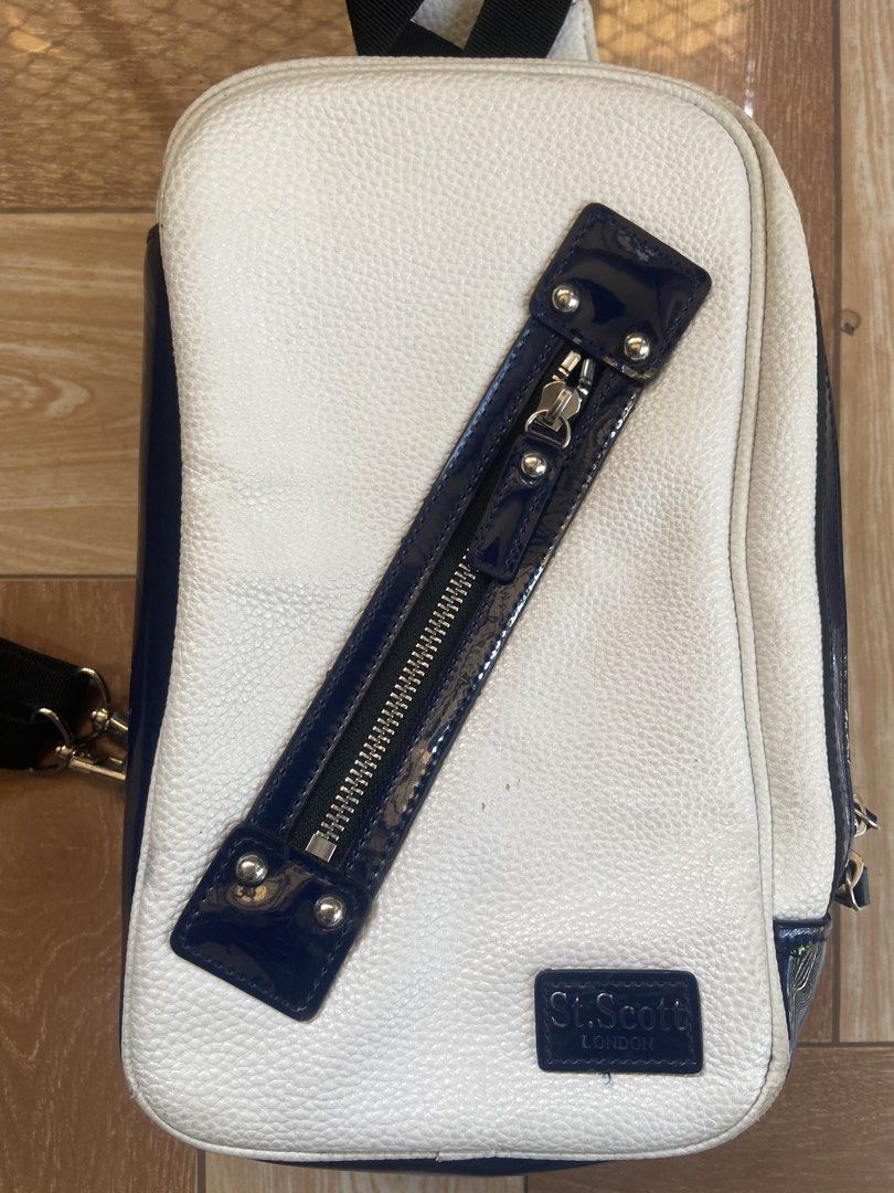 ST. SCOTT LONDON BAG (Category: Belt bags, Clutches and Pouches) located in El Salvador. Submitted by 00jiroo00 (Listing ID 1458784835, Image 2). Description: ST. SCOTT LONDON BAG Dimensions: Estimated size - S Details: good condition must have minor signs of usage two-way strap minimal scratch Condition: 8.5/10 Color rate: 8.5/10 Swipe for more details… 📌 Before You Buy: 📃 Please read all item details carefully 📍 Payment-first policy applies 