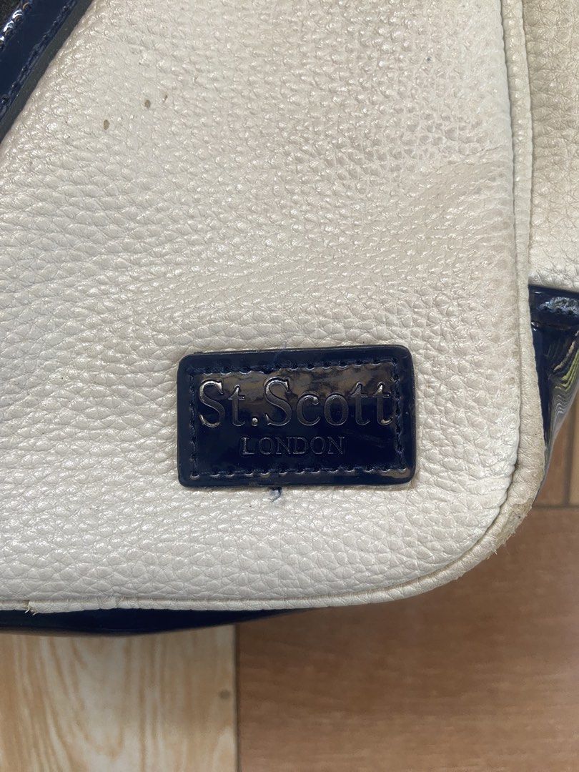 ST. SCOTT LONDON BAG (Category: Belt bags, Clutches and Pouches) located in El Salvador. Submitted by 00jiroo00 (Listing ID 1458784835, Image 3). Description: ST. SCOTT LONDON BAG Dimensions: Estimated size - S Details: good condition must have minor signs of usage two-way strap minimal scratch Condition: 8.5/10 Color rate: 8.5/10 Swipe for more details… 📌 Before You Buy: 📃 Please read all item details carefully 📍 Payment-first policy applies 