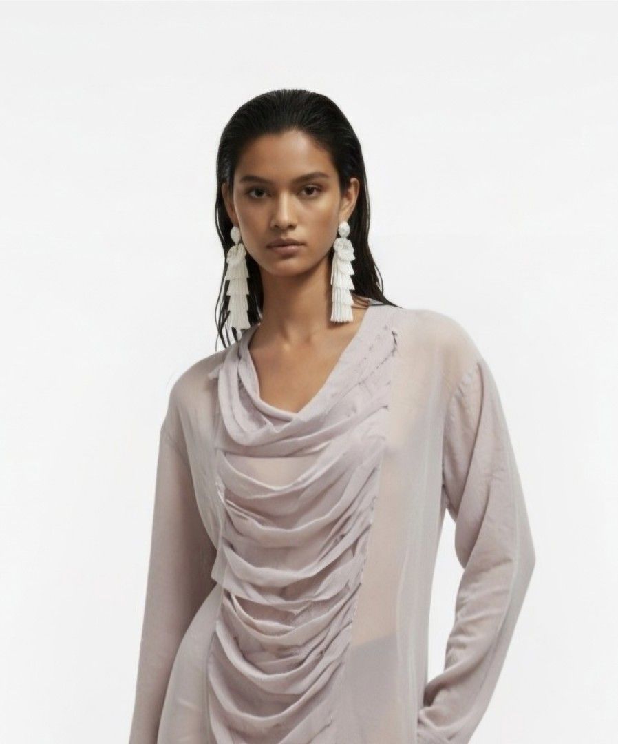 Stills gray chiffon blouse (Category: Blouses) located in Batangas. Submitted by thevanitychamber (Listing ID 1458795825, Image 1). Description: .