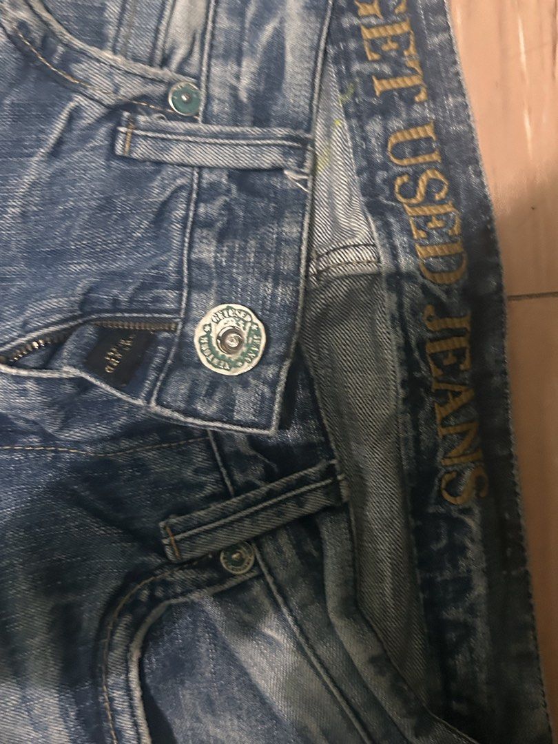 Straight-Fit Washed Jeans (Category: Jeans) located in Manila. Submitted by tryingtoarchivemaybe (Listing ID 1458715002, Image 2). Description: Size 30 Cool wash, good details Straight to Slim Fit.