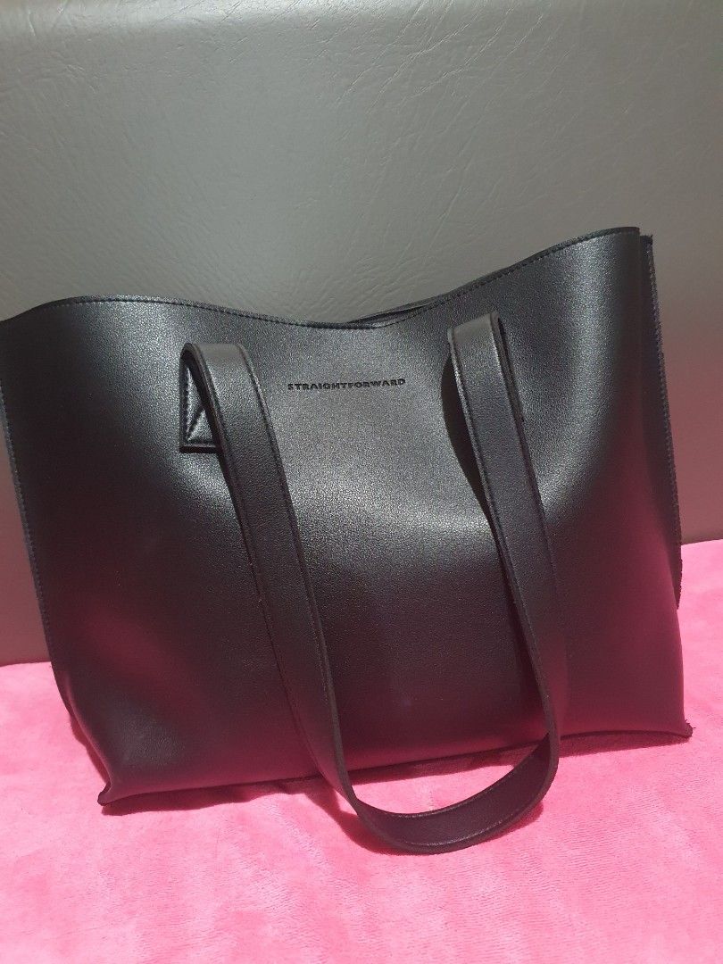 Straightforward bag (Category: Tote Bags) located in Las Pinas. Submitted by cherry_luvs_dresses (Listing ID 1458799014, Image 3). Description: in very good conditiin kasya 14 inches laptop may favorite bag thatbi use at thw office lightweight. 8/10 condition super discounted price.