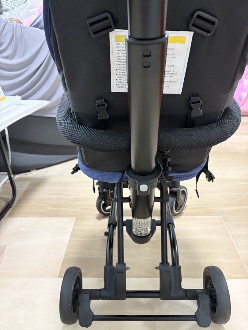 Stroller (Category: Other Babies Going Out Needs) located in Singapore. Submitted by YAG747 (Listing ID 1458830006, Image 3). Description: In good coo. Used but not abused. About 2.5 kg perfect for toddlers up to 5yrs of age Not for fussy .
