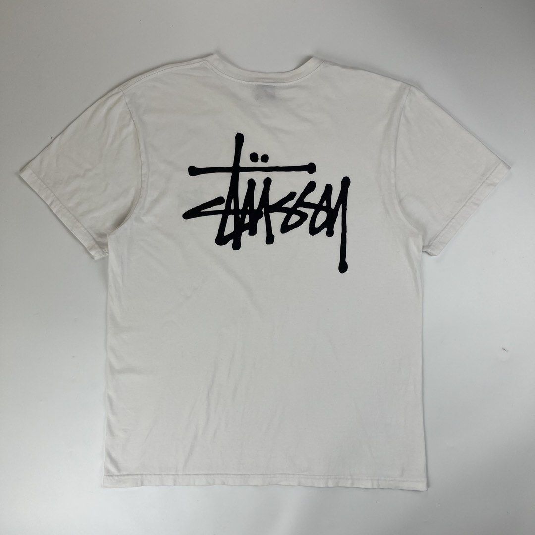 STUSSY WHITE TEE✨ (Category: Tshirts & Polo Shirts ) located in Iloilo. Submitted by anonymous_ph (Listing ID 1458851776, Image 2). Description: STUSSY WHITE TEE✨ SIZE-MEDIUM -WIDTH 21 -LENGTH 28 -CR 9.5/10 (EXCELLENT / NO FLAW) -AUTHENTIC DM IF INTERESTED 📩.