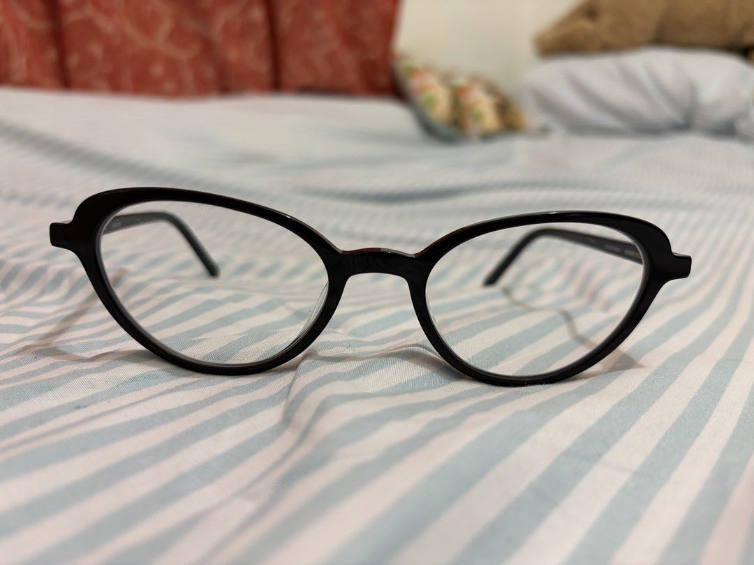 Sunnies Studios - Tippy (Ink) (Category: Sunglasses & Eyewear) located in Quezon City. Submitted by ninay.s (Listing ID 1458694737, Image 2). Description: - Brand: Sunnies Studios - Model: Tippy (Ink) - Lens Type: Clear + anti-radiation (50/75 eye grade, you can have this changed in Sunnies) - Used for only less than 3 months (got this Jan 2026 lang) - Very lightweight and stylish - Other adjustments you prefer can be done through Sunnies - Condi