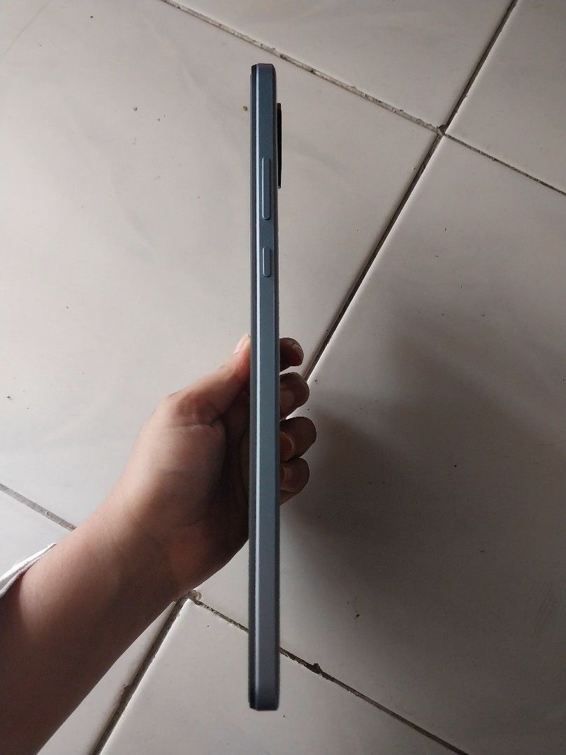 Tablet (Category: Android) located in Batu Pahat. Submitted by dinarantacc (Listing ID 1458737014, Image 3). Description: •Redmi Pad SE 8.7 • 128GB storage • Sky Blue • 8.7-inch display • Good for studying, reading, YouTube & everyday use •urgent sale sebab memerlukan duit sekarang.