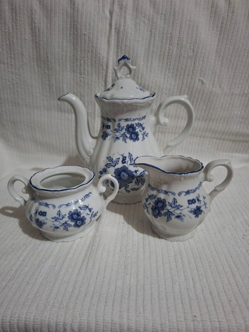 TM China Teapot, Milk Jar & Sugar Container (Category: Beverages) located in Consolacion. Submitted by luxekerei (Listing ID 1458830490, Image 1). Description: .