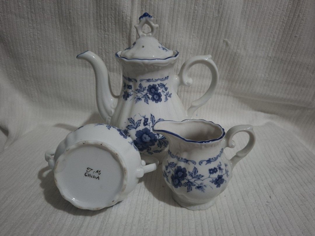 TM China Teapot, Milk Jar & Sugar Container (Category: Beverages) located in Consolacion. Submitted by luxekerei (Listing ID 1458830490, Image 2). Description: .