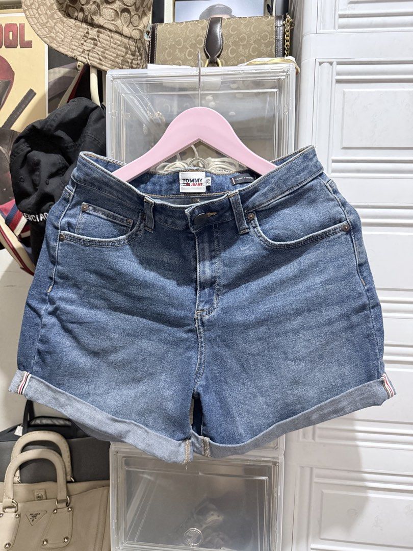 Tommy Hilfiger Shorts - Womens (Category: Shorts) located in Paranaque City. Submitted by debonair02 (Listing ID 1458697429, Image 1). Description: Tommy Hilfiger Shorts for Women Size: Medium 27-29 Like new condition PM SURE BUYER ONLY! .