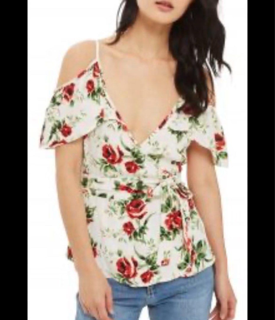 Topshop bakuna top size 2 (Category: Blouses) located in Koronadal. Submitted by bulilitfam (Listing ID 1458764939, Image 1). Description: Ukaysource Bago pa Small.