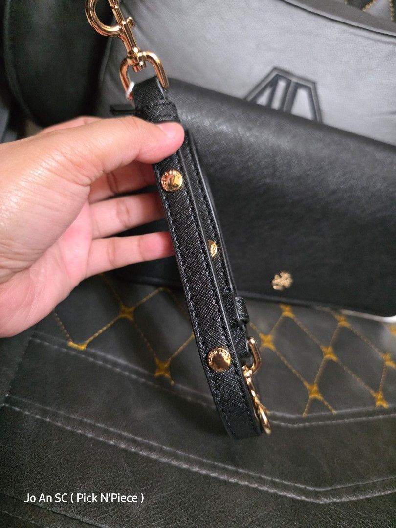 TORY BURCH EMERSON CONVERTIBLE XBODY BLACK (Category: Cross-body Bags) located in Quezon City. Submitted by joansc (Listing ID 1458743273, Image 3). Description: SOURCED: CANADA 100% ORIGINAL ONLY W/TAG, POLYPLASTIC, CARE CARD.