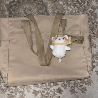 (Category: ) located in . Submitted by shopwithnura (Listing ID 1458862210, Image 1). Description: .