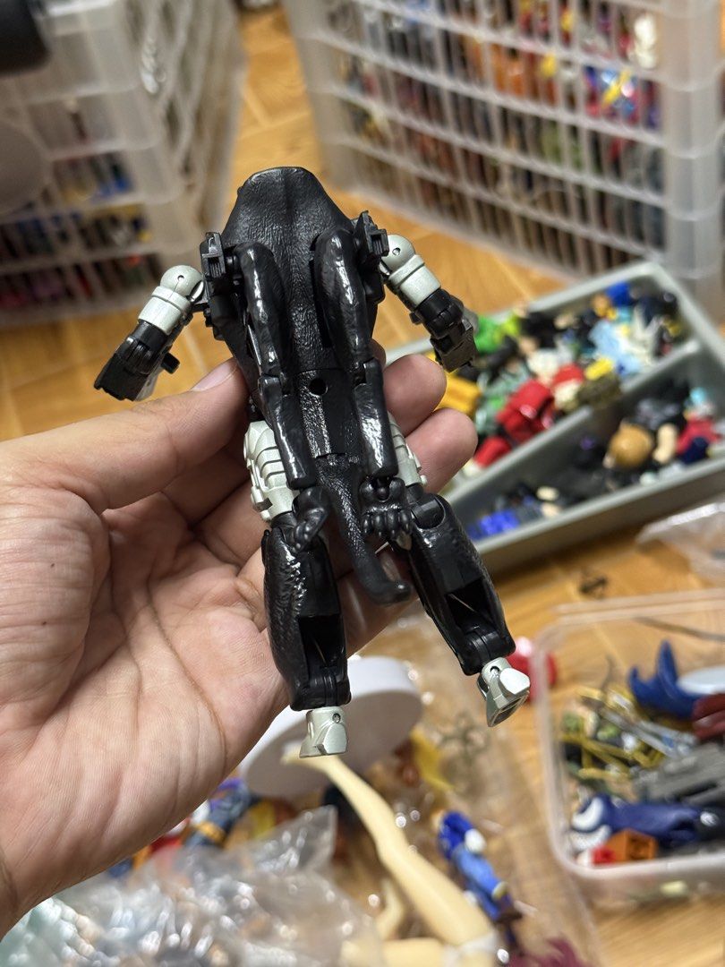 Transformers Hasbro Covert Agent Ravage (Category: Action & Battle Toys) located in Manila. Submitted by lyledizon (Listing ID 1458717471, Image 2). Description: Transformers Hasbro Covert Agent Ravage Decepticon What you see is what you will get Good condition .