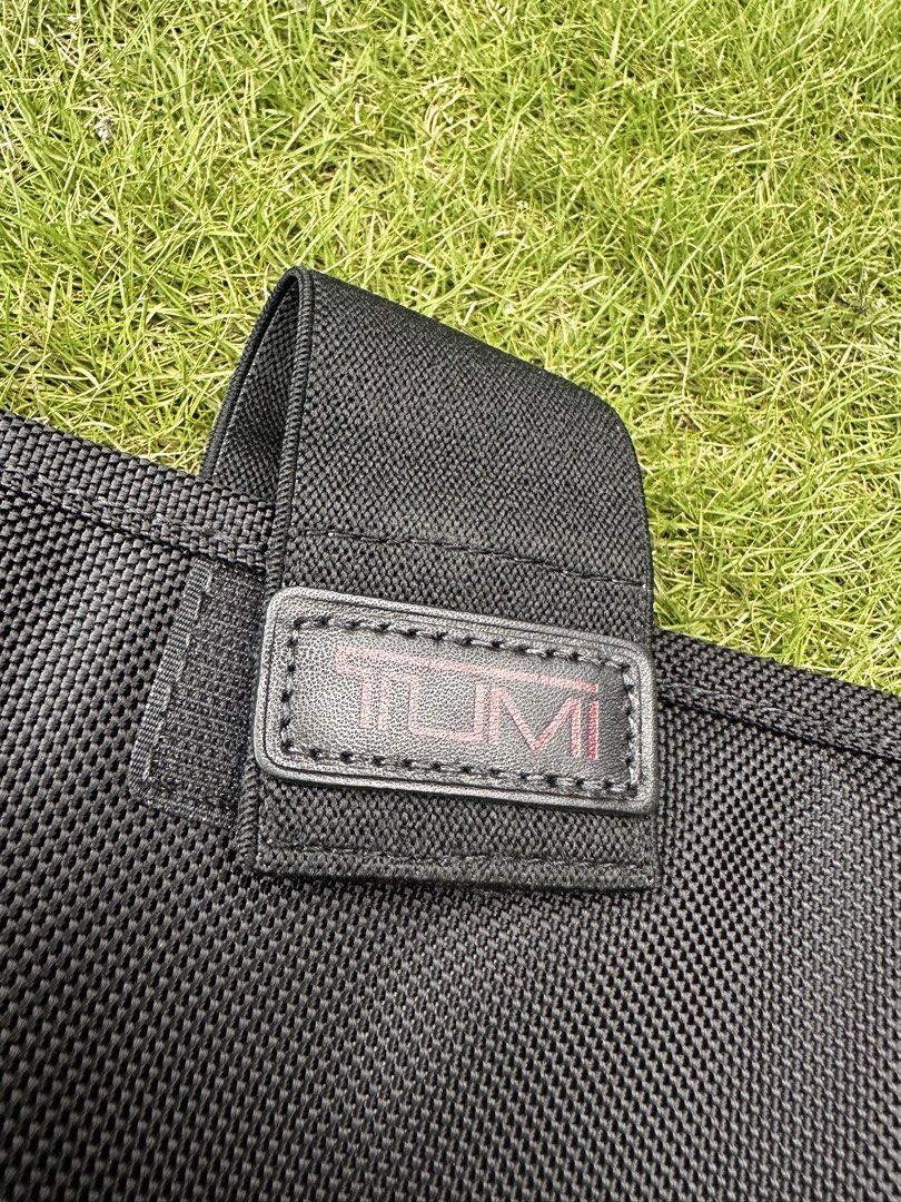 TUMI LAP TOP SLEEVE 14 x 9 inches (Category: Laptop Bags & Sleeves) located in Tacurong. Submitted by locationtacurongcitymindanao (Listing ID 1458789437, Image 2). Description: .