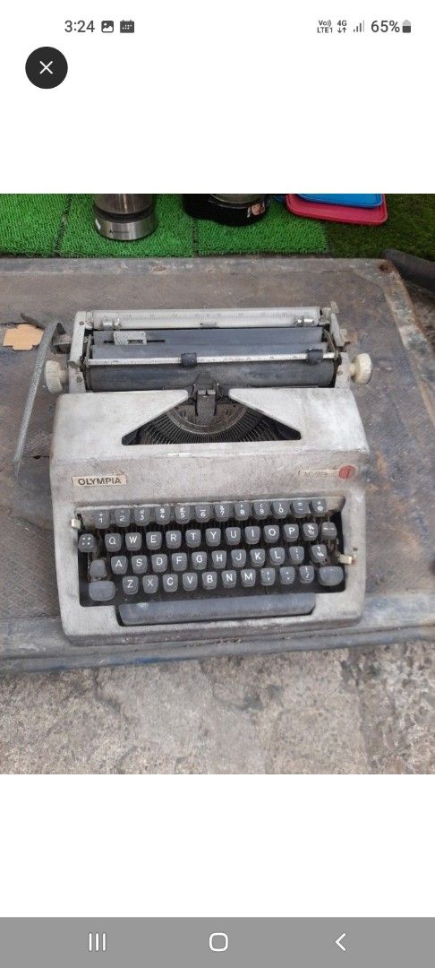 Typewriter (Category: Office & Business Technology) located in Valenzuela. Submitted by newbear.425b6e (Listing ID 1458746240, Image 1). Description: typewriter as is 3k only. surplus vintage .