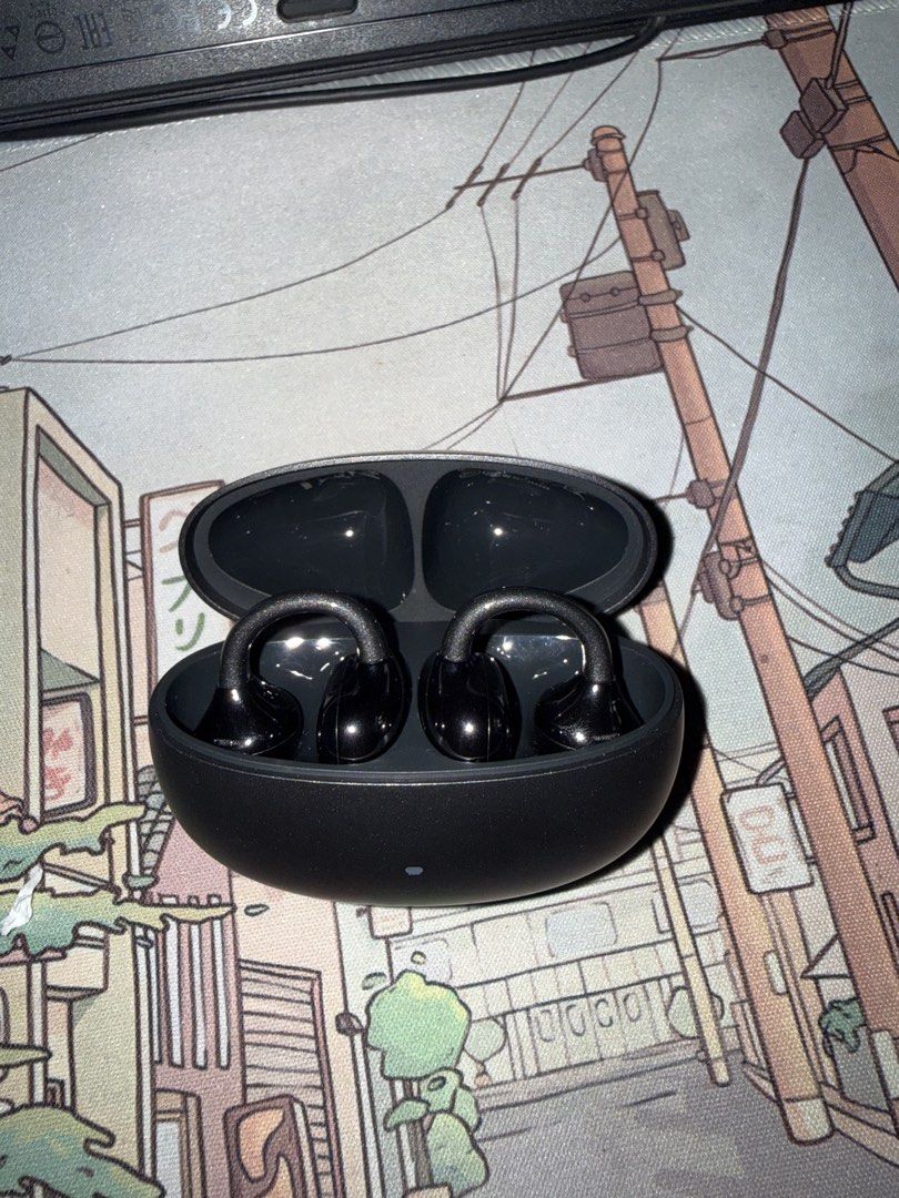 UGREEN S8 ClipBuds Pro ANC Wireless Earbuds Black (Category: Earphones) located in San Juan City. Submitted by namelessbrand (Listing ID 1458728382, Image 1). Description: - UGREEN S8 ClipBuds Pro Wireless Earbuds - Active Noise Cancellation (ANC) for immersive listening - Sleek Black color - Includes convenient charging case - Delivers great sound quality - Simple and easy pairing and usage - No box included - Free 1 extra cable charger - Bought