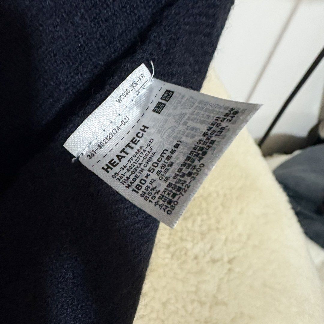 Uniqlo Navy Blue Heattech Long Scarf (Category: Scarves) located in Binangonan. Submitted by makoleksyon (Listing ID 1458768652, Image 3). Description: Excellent condition condition Like new No flaws Bought in Japan .