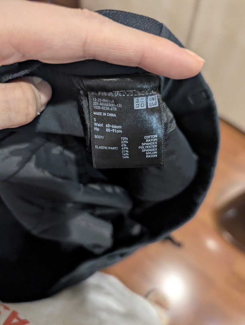 Uniqlo Pants Black Size S (Category: Other Bottoms) located in Manila. Submitted by liannemelody (Listing ID 1458810196, Image 2). Description: - Uniqlo Black Pants - Size S - Waist: 60-66cm - Hip: 85-91cm - Fabric: Cotton, Rayon, Spandex blend (body) - Elastic: Polyester, Nylon, Rayon blend - Made in China - Versatile for casual or smart casual outfits.