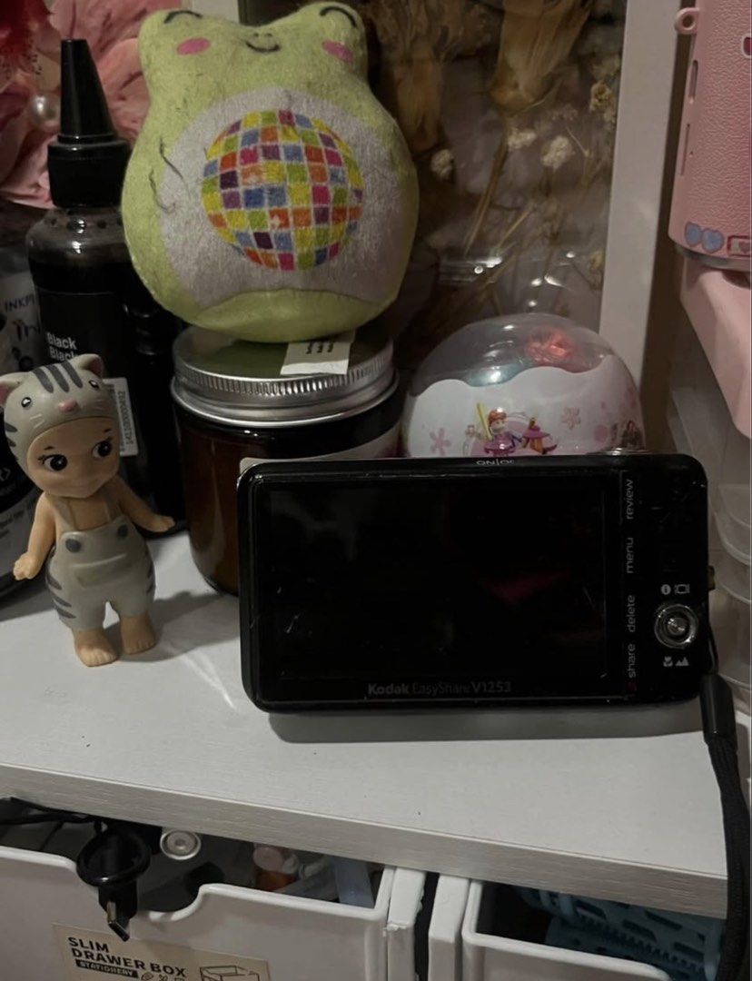 UNTESTED KODAK DIGI CAM | SONY OLYMPUS CANON SAMSUNG (Category: Cameras) located in Quezon City. Submitted by katrine28742829 (Listing ID 1458823963, Image 2). Description: super kinis, no visible issue sa batt door and screen.