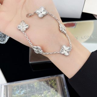 （分類：）位於 。 由 vca-jewelry 提交（商品編號 1458773298，圖片 1）。簡介： 。