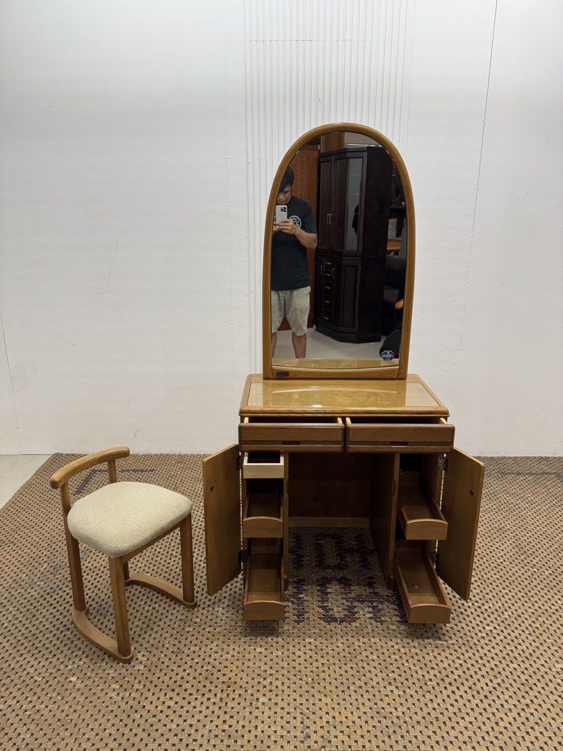 Vanity Dresser (Category: Tables & Sets) located in Quezon City. Submitted by matetdevis13 (Listing ID 1458743869, Image 3). Description: Vintage Wooden Vanity Dresser with Outlet Price: 8,500 L28 x W16.5 x H63.5/28 In good condition Code JMD30-M752.