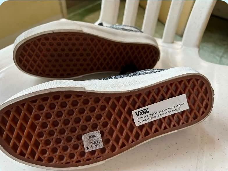 Vans Old Skool Glitter Sparkle Shoes (Category: Flats & Sandals) located in Quezon City. Submitted by luckycat.5f9e9f (Listing ID 1458807310, Image 2). Description: - Sparkly Vans Old Skool - Black and white glitter pattern - Classic side stripe - Lace-up closure - Ideal for everyday wear.