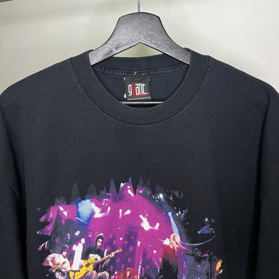 Vintage 1996 Alice in chains unplugged tee (Category: Tshirts & Polo Shirts ) located in Iloilo. Submitted by bcdvtg (Listing ID 1458782223, Image 1). Description: No major flaws 23x30 Slight nego Giant tag.