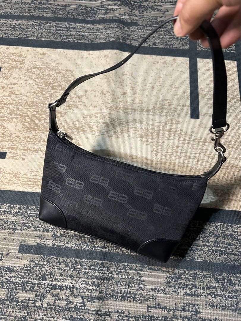 Vintage AUTHENTIC Balenciaga BB Monogram Shoulder Bag Black (Category: Luxury Bags & Wallets) located in Braulio E. Dujali. Submitted by oddlotpriv3808 (Listing ID 1458861746, Image 1). Description: price or best offer Rank S-SA Authentic/Original💯 Rare piece Japan Sourced .