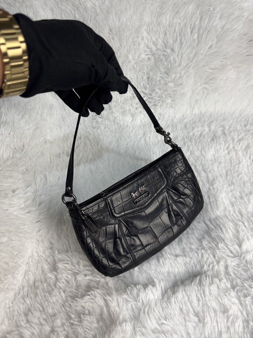 Vintage Coach Black Croc Embossed Satchel (Category: Luxury Bags & Wallets) located in Villaverde. Submitted by theluxurythrift.ph (Listing ID 1458810824, Image 1). Description: Wts Vintage Coach Kili Rank AB + Minimal Sign of Used Only 4800 + Sf.