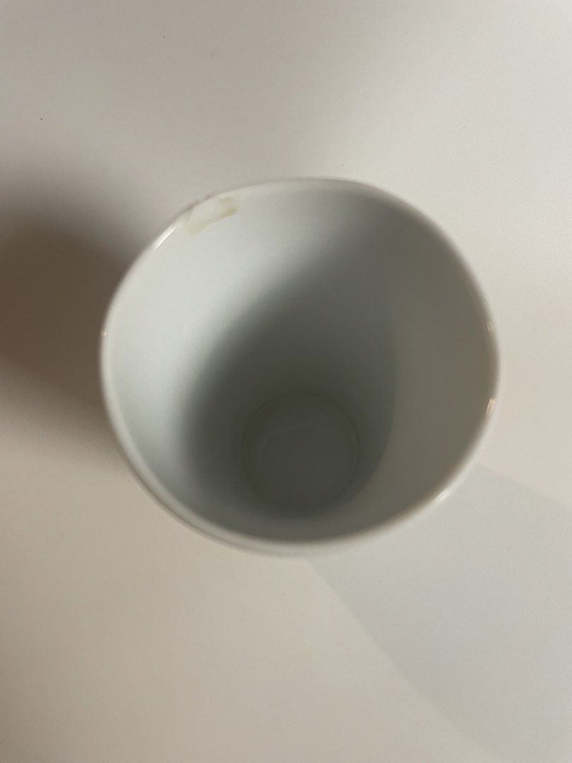Vintage Sanrio Hello Kitty Cup Glass (Category: Coffee & Tea Tableware) located in Binan City. Submitted by thriftwavesph (Listing ID 1458820456, Image 2). Description: used. has stains & a crack.