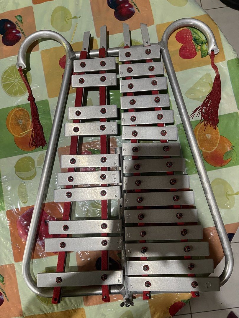 Xylophone Lyre MEDIUM (Category: Musical Instruments) located in Manila. Submitted by berriclutts (Listing ID 1458755607, Image 2). Description: [NEGOTIABLE].