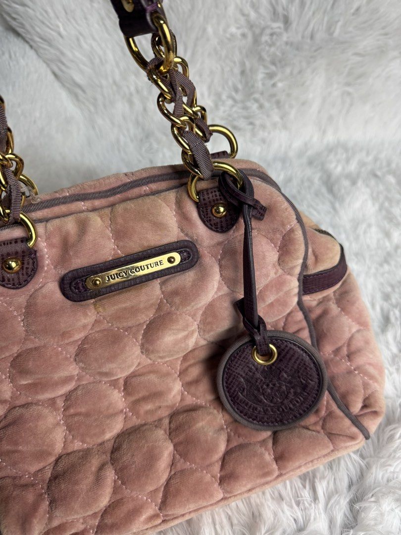 Y2k Juicy Couture Pursed Bag (Category: Luxury Bags & Wallets) located in Villaverde. Submitted by theluxurythrift.ph (Listing ID 1458812058, Image 3). Description: Wts Juicy Couture Rank AB Still in Good Condition Issue: Light Stains only (Need Clean) 2850 + Sf.