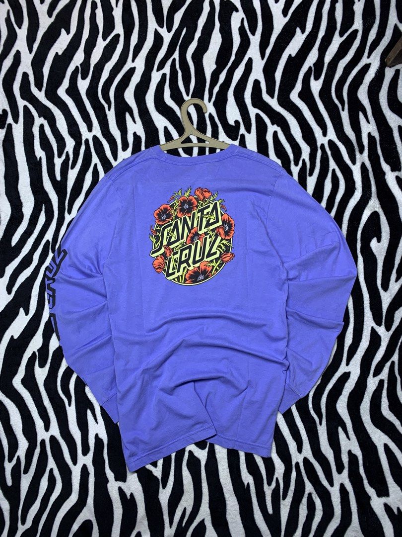 Y2K SANTA CRUZ LONGSLEEVE (Category: Coats, Jackets and Outerwear) located in Cagayan de Oro. Submitted by yooow.c (Listing ID 1458693805, Image 2). Description: 18 x 27.5 - excellent condition - declaring minor fade - washed x ready to wear - color rate: 9/10.