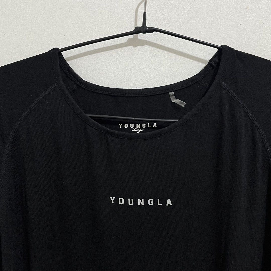 YOUNGLA COMPRESSION TEE SHORT SLEEVE (Category: Activewear) located in Sipalay. Submitted by trustmeyoullbefine (Listing ID 1458697779, Image 3). Description: YoungLA Script Tee Size large 21W 28.5L Good as new No flaws Rubber logo sa back 850 Dm.