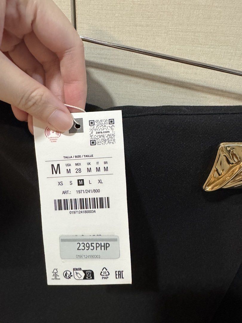 Zara Black Skort (Medium) (Category: Skirts) located in Quezon City. Submitted by declutter_cts (Listing ID 1458823770, Image 3). Description: Bought for 1695 Steal already!.