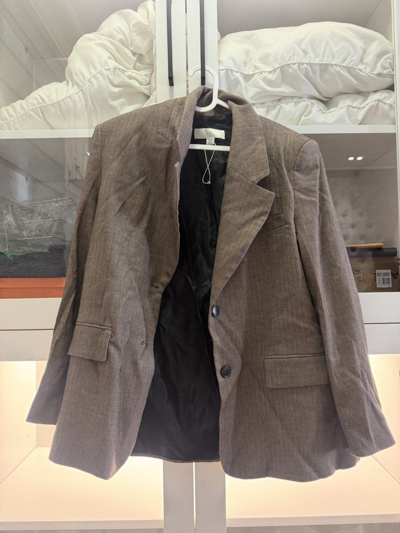 Zara blazer (Category: Coats, Jackets and Outerwear) located in Quezon City. Submitted by destashingmycloset (Listing ID 1458701892, Image 1). Description: .