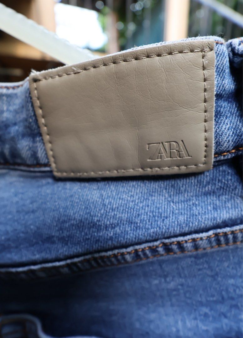 Zara Blue Denim Jeans (Category: Jeans) located in Paranaque City. Submitted by Judee (Listing ID 1458761325, Image 3). Description: - Zara Blue Denim Jeans - Slim Fit - Size: 31 Waist - Free shipping.