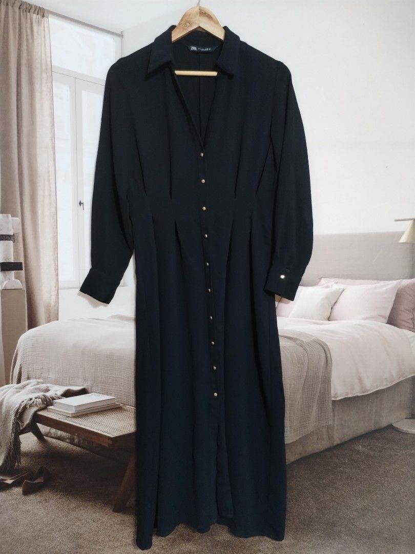 Zara buttondown maxi dress (Category: Dresses) located in Lucena. Submitted by styleddsc (Listing ID 1458774382, Image 2). Description: Fits 29-30"waistline.