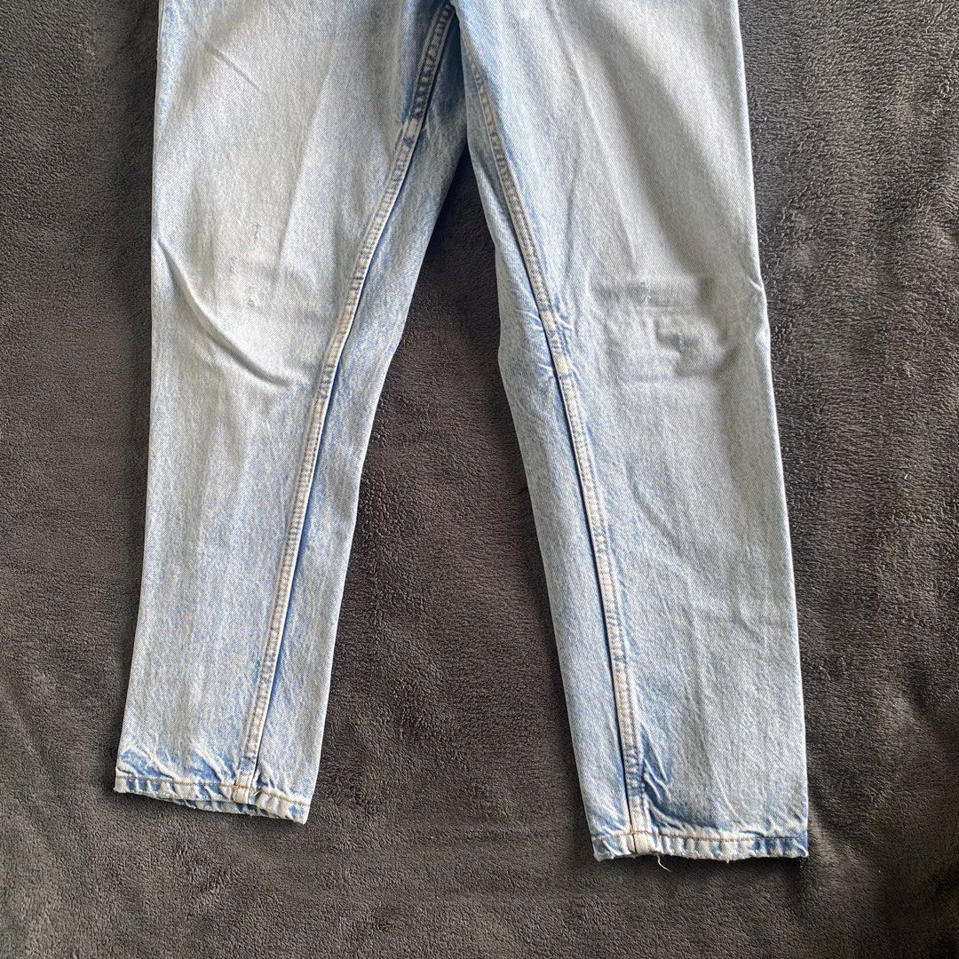 Zara Light Wash Button Fly Denim Jeans (Category: Jeans) located in Paranaque City. Submitted by paranaquefinds (Listing ID 1458723010, Image 2). Description: - Zara light wash denim jeans - Button fly closure - Carrot leg fit - Slight split detail at the ankle - Tagged EUR 38 / USA 30 / MEX 30 - Made in Bangladesh - Ideal for casual wear.