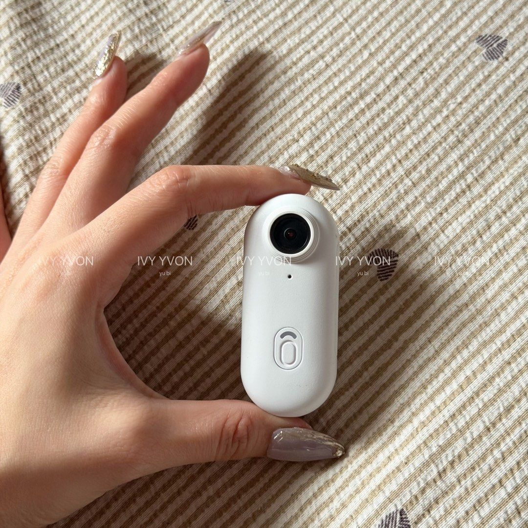 4k Thumb Sports Camera H88Pro (Category: Cameras) located in Cabuyao City. Submitted by ivyyvon (Listing ID 1453703098, Image 1). Description: ♥︎ Modofo H88 Pro 4K set | Thumb Sports Camera ♥︎ USB-C charging cable Waterproof case (up to 30 m) Camera frame/cage Magnetic chest mount with lanyard 360° rotating back clip Short mounting adapter 360° adjustable stand Helmet mount Bicycle/handlebar mount Curved and flat adhesive bases Php2,000.