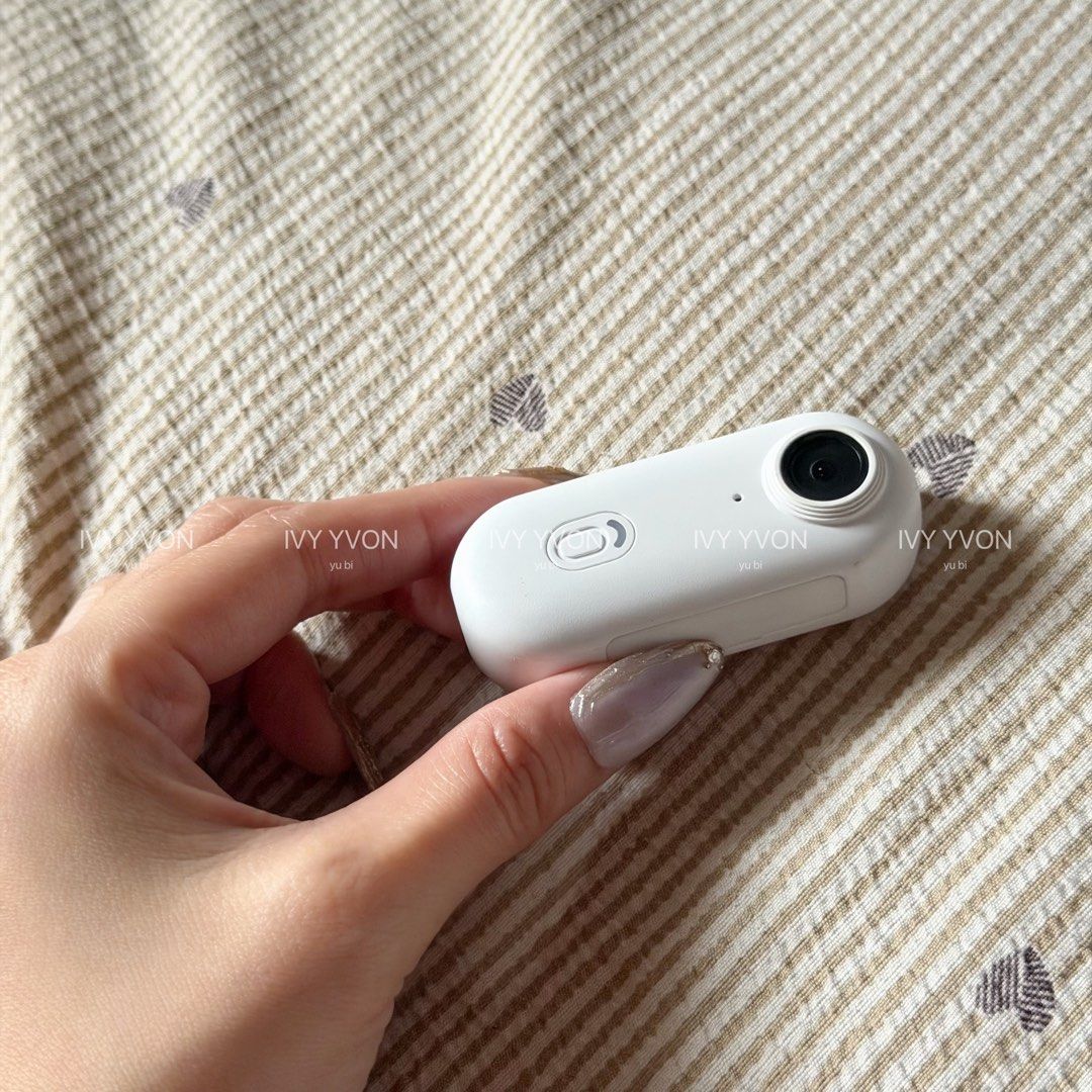 4k Thumb Sports Camera H88Pro (Category: Cameras) located in Cabuyao City. Submitted by ivyyvon (Listing ID 1453703098, Image 2). Description: ♥︎ Modofo H88 Pro 4K set | Thumb Sports Camera ♥︎ USB-C charging cable Waterproof case (up to 30 m) Camera frame/cage Magnetic chest mount with lanyard 360° rotating back clip Short mounting adapter 360° adjustable stand Helmet mount Bicycle/handlebar mount Curved and flat adhesive bases Php2,000.
