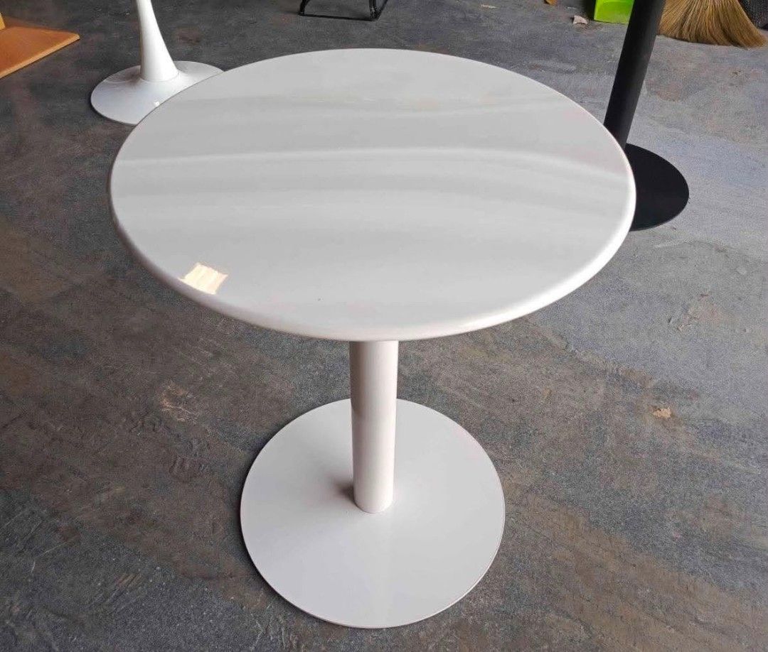 60cm Round/Square Marble Coffe Table (Category: Tables & Sets) located in Marikina City. Submitted by marcobarbado.cloud (Listing ID 1453710002, Image 3). Description: .