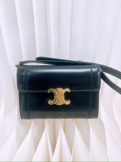 （分類：）位於 。 由 heras.luxury 提交（商品編號 1453798170，圖片 1）。簡介： 。