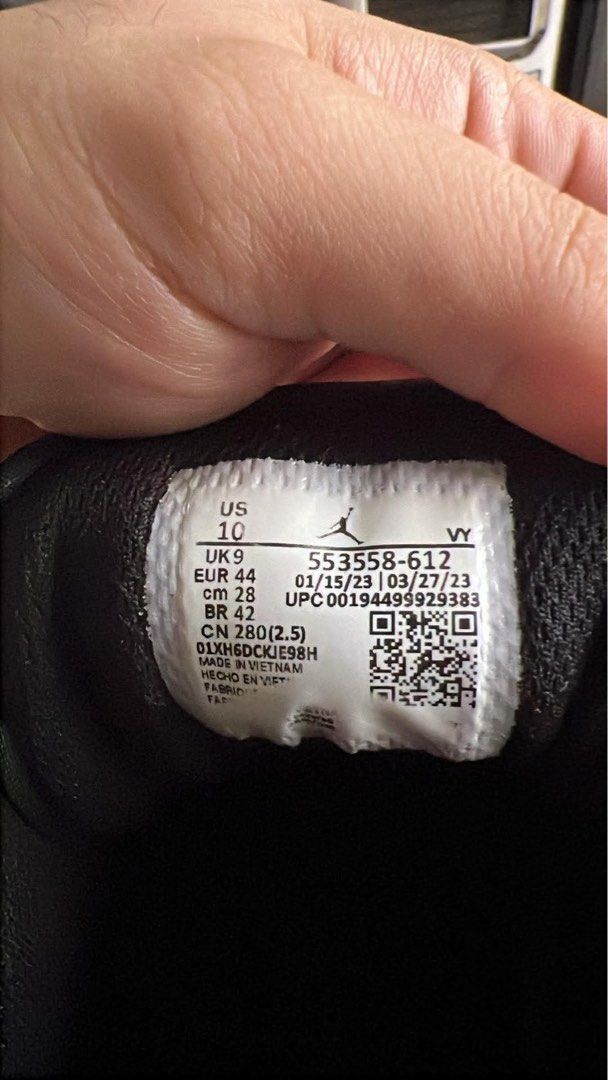 Air Jordan 1 Low Chicago Black Toe (Category: Sneakers) located in Cabanatuan. Submitted by dgbordador (Listing ID 1453658542, Image 3). Description: - Classic Air Jordan 1 Low - Iconic Chicago Black Toe colorway - Size: US 10 - Perfect for your collection - No box .